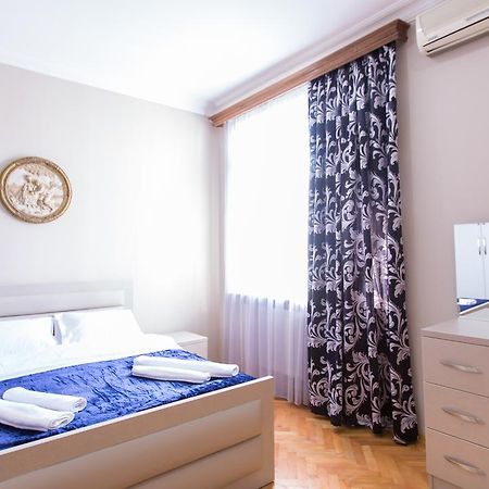 Hotel Cattaleya Batumi Exteriör bild