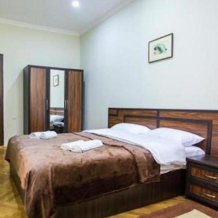 Hotel Cattaleya Batumi Exteriör bild