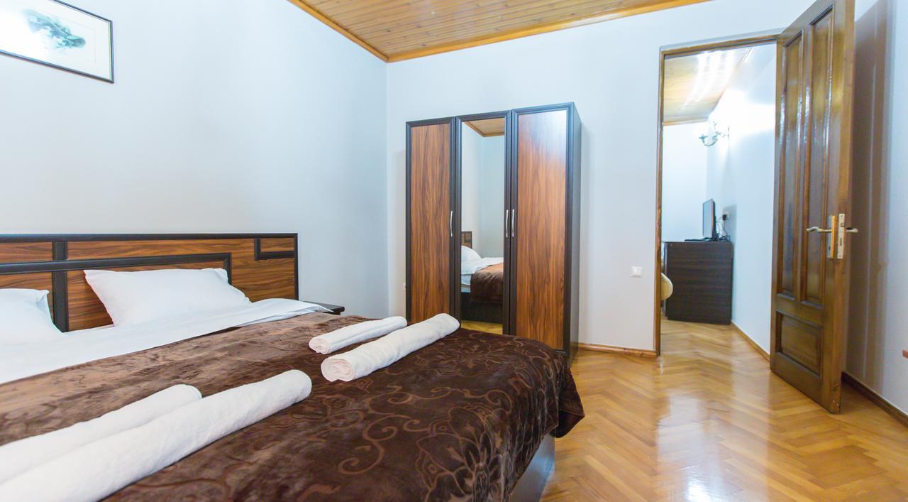 Hotel Cattaleya Batumi Exteriör bild
