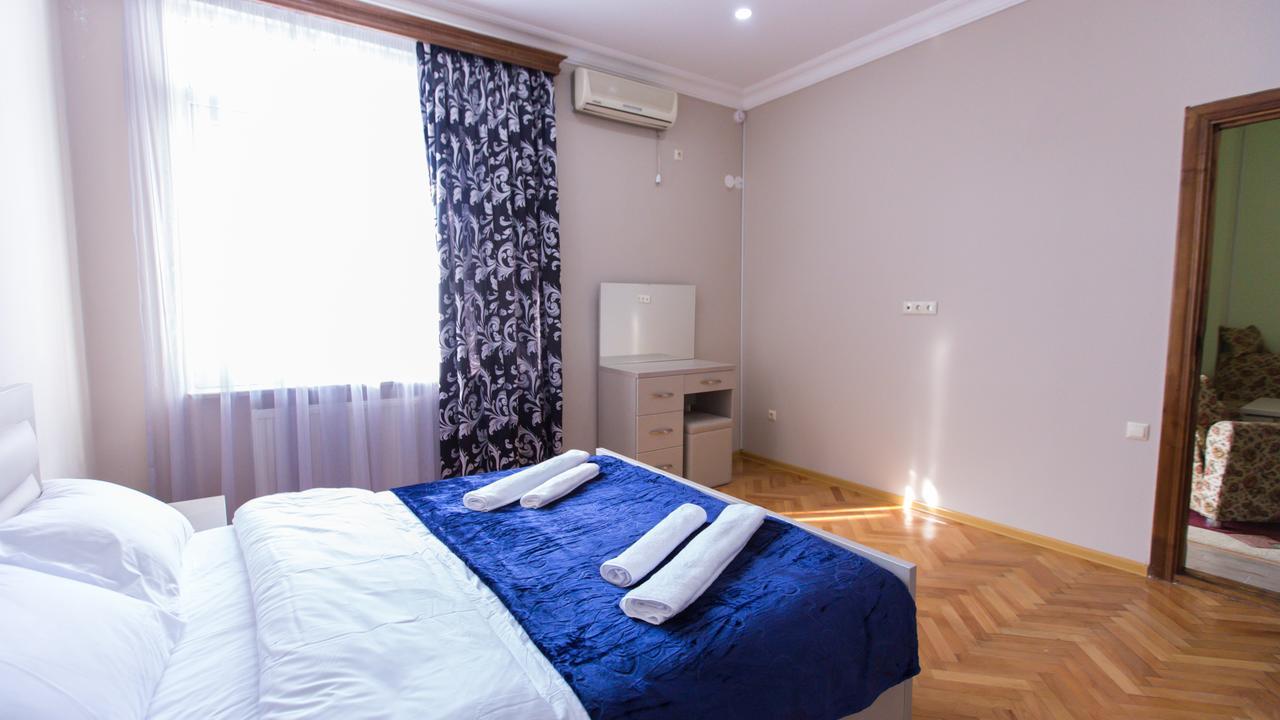 Hotel Cattaleya Batumi Exteriör bild