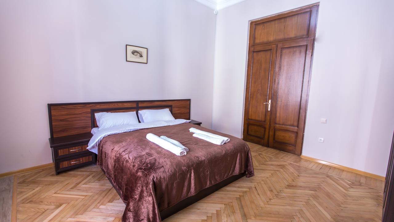 Hotel Cattaleya Batumi Exteriör bild